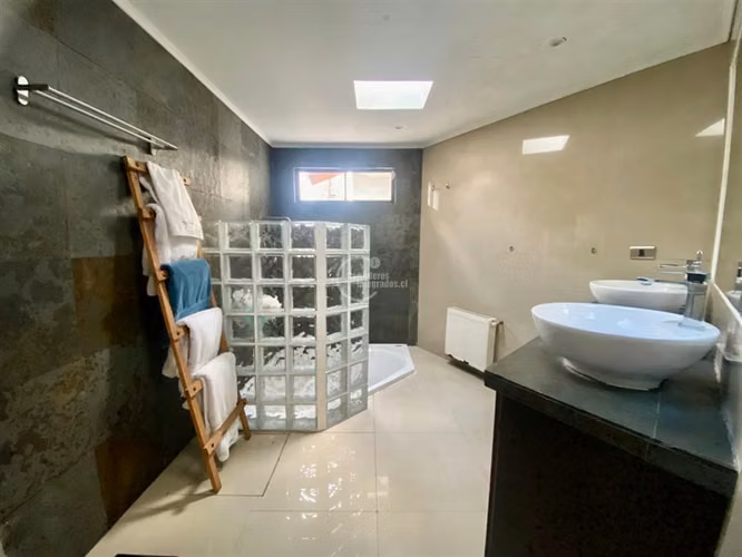 Casa en venta de 6 dorm. en Lo Barnechea - Imagen 11