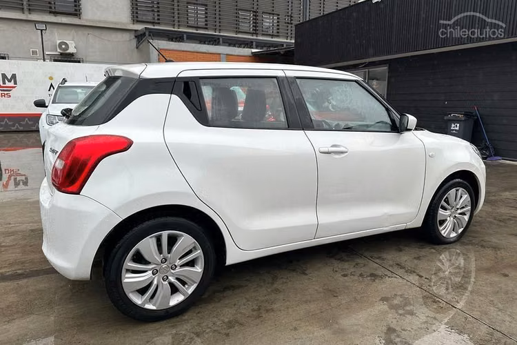 Suzuki Swift 1.2 GLS 4X2 AC AT 5P. - Imagen 4