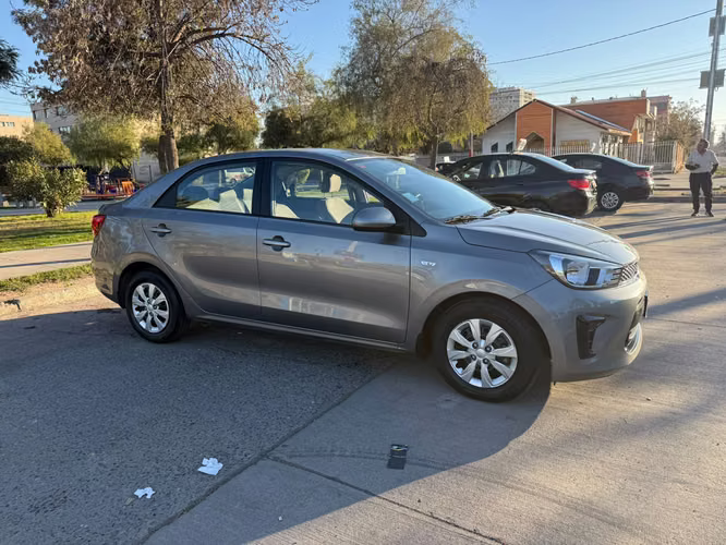 Kia Soluto 2024
