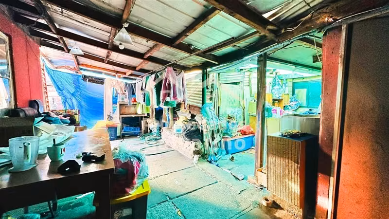 Casa esquina en venta de 2 dorm. en Las Condes