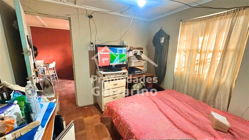 Casa esquina en venta de 2 dorm. en Las Condes