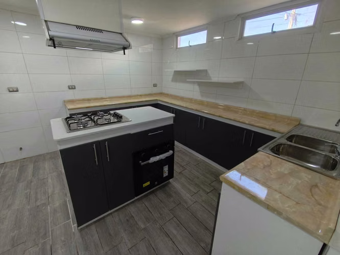 Amplia casa en condominio cerrado (173490)