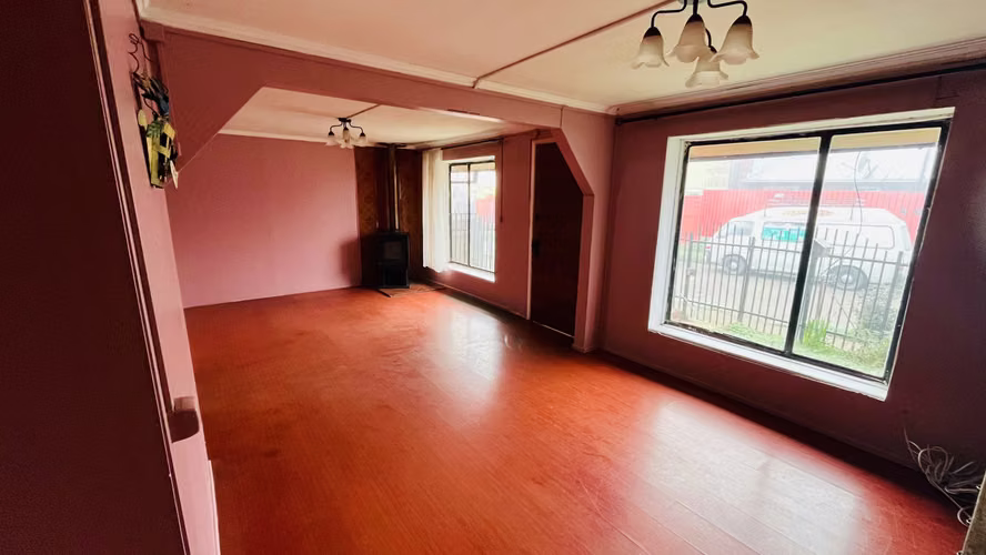 AMPLIA CASA EN OSORNO 6H/1B/2E A PASOS DEL INACAP