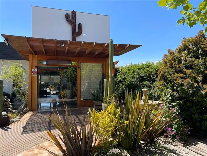 Casa en venta de 8 dorm. en Calle Larga