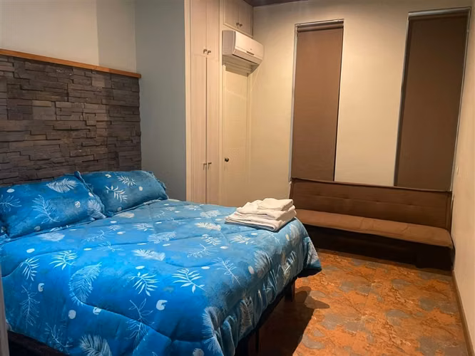Casa en venta de 8 dorm. en Calle Larga