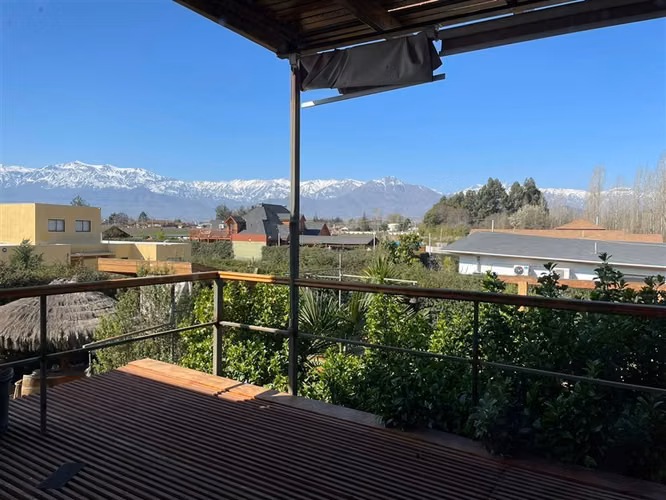 Casa en venta de 8 dorm. en Calle Larga