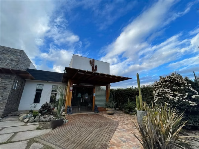 Casa en venta de 8 dorm. en Calle Larga