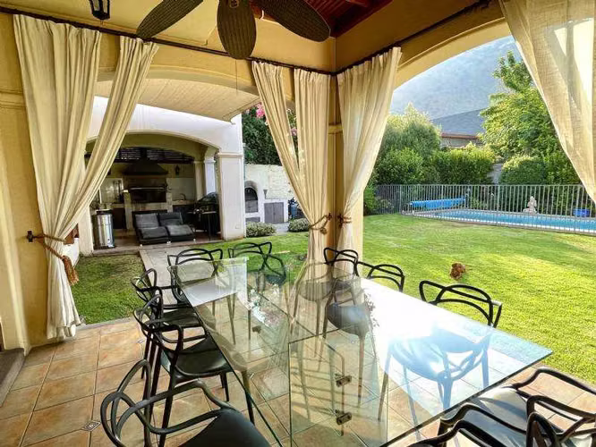 ESPECTACULAR CASA VISTA AL MANQUEHUE (173274)