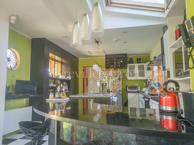 Casa de 3 pisos en Condominio (173249)