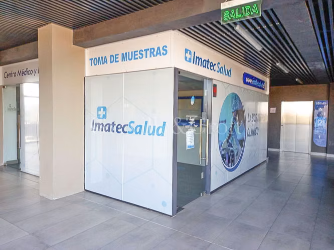 Amplio local en stripcenter Arenas de Ovall (173248)