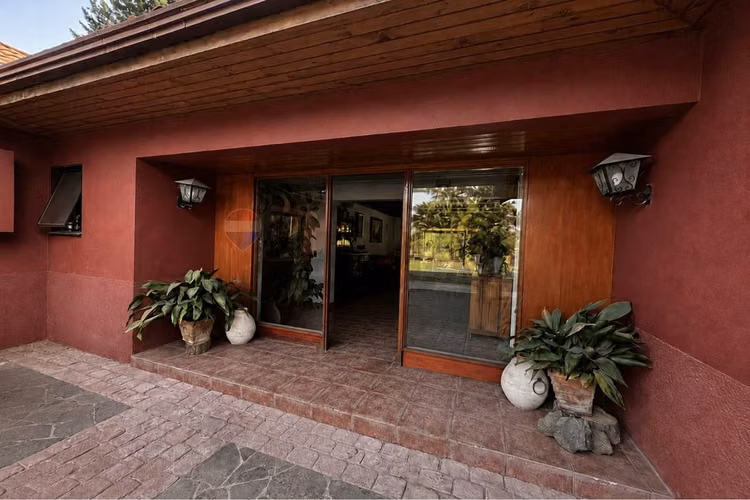 Parcela en chicureo con vida de campo y piscina