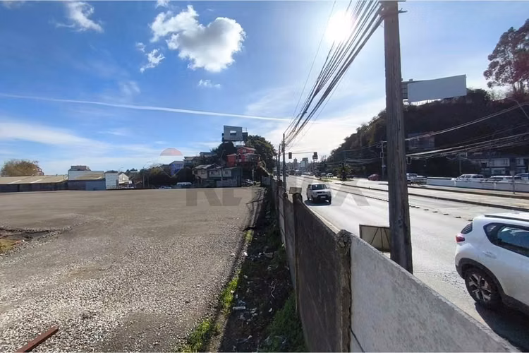 Arriendo terreno 5.000 m2 – comercial e industrial