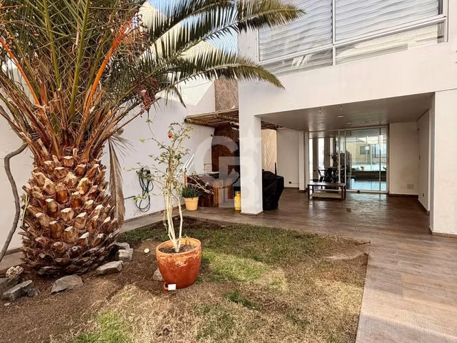 Amplia Casa Jardines Del Sur