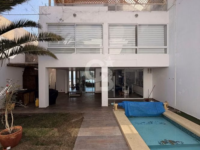 Amplia Casa Jardines Del Sur