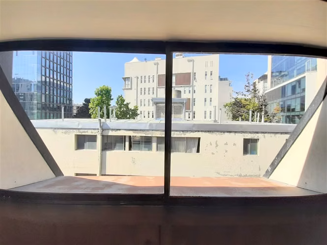 OFICINA Perez Valenzuela 2 privados 35m2 renovada Estacionamiento