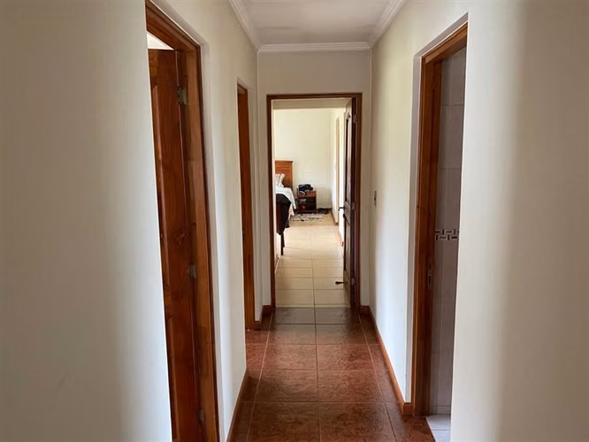 CASA 273 m2 construidos en 5000 de terreno, 4D 4B 3 est techados piscina