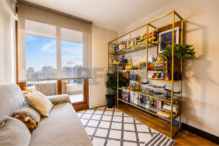 Moderno departamento en las condes