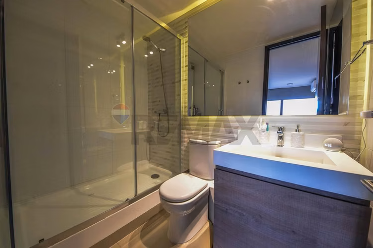 Moderno departamento en las condes