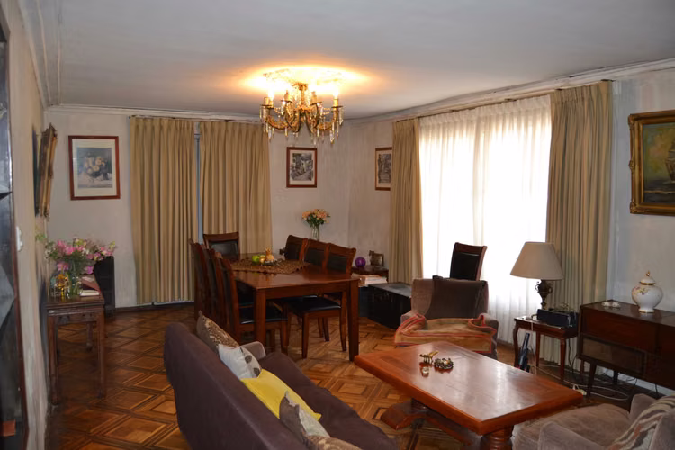 Casa Amplia en La Cisterna de 438 mtrs2 (173548)