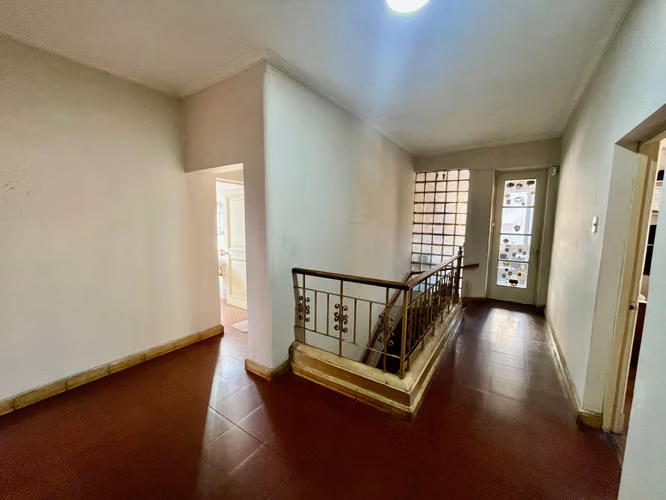 Amplia casa COMERCIAL inmejorable ubicación (173628)