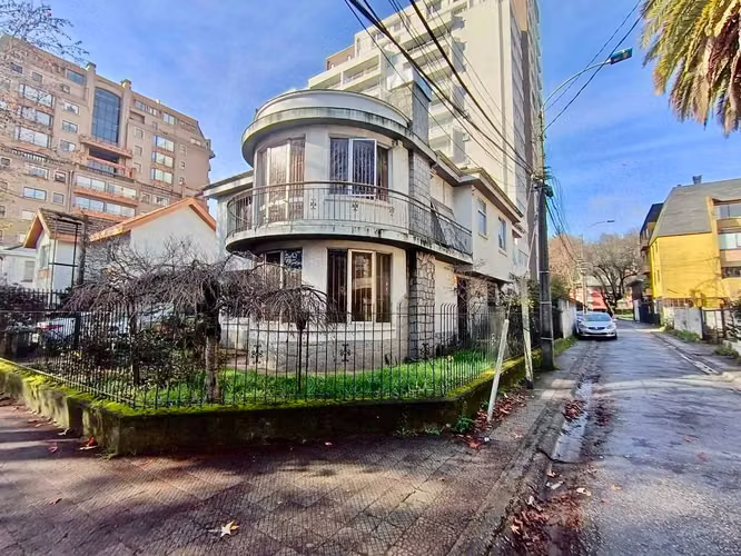 Amplia casa COMERCIAL inmejorable ubicación (173628)