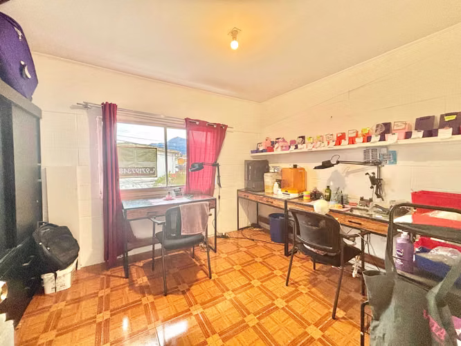 Amplia casa 6D/2B $ (173625)