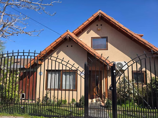 Cómoda Casa 4d 2b 1e, Condominio  (173659)