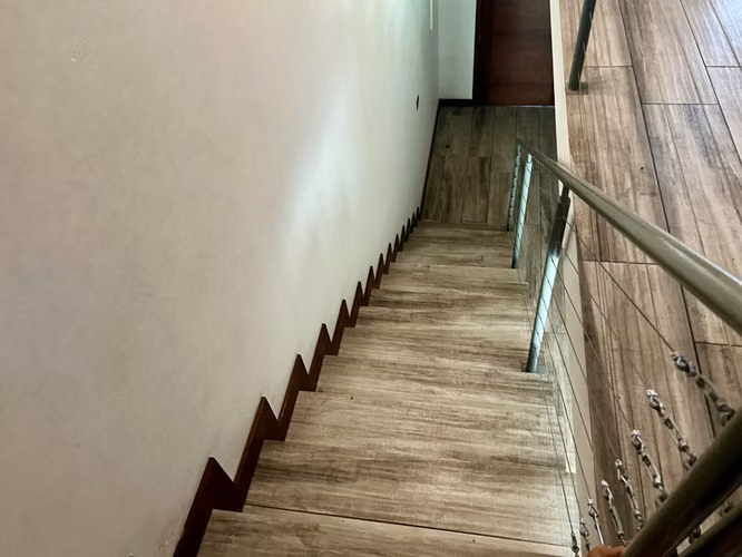 En Venta Moderno depto. de 3 hab/3 baños más servicios, con Jardín y amplio subterráneo. - Imagen 13