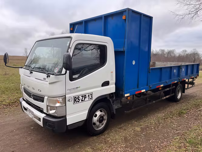 Mitsubishi Fuso 815 año 2023