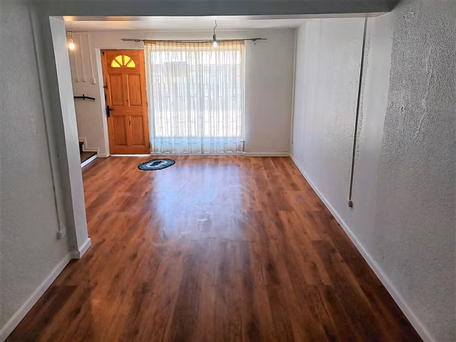 En venta | Casa de 2 pisos en Quillota – $81,9 millones.