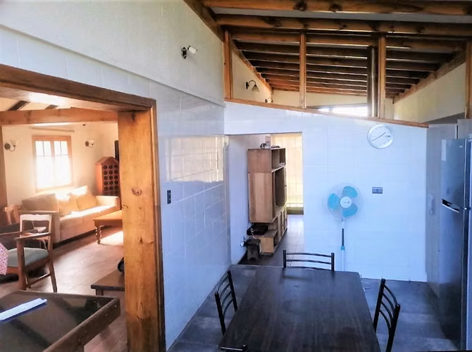 En venta, parcela de 9.000 m2., con casa de 339 m2., en Boco, Quillota. 8.900 UF
