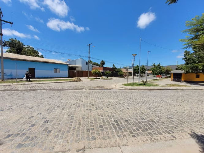 Venta de sitio urbano, con construcción comercial en Peralillo. 5,270 UF