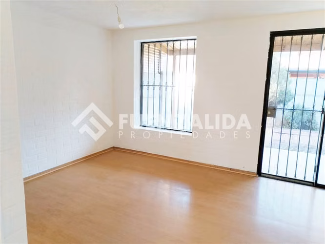 Casa en arriendo de 3 dorm. en Maipú