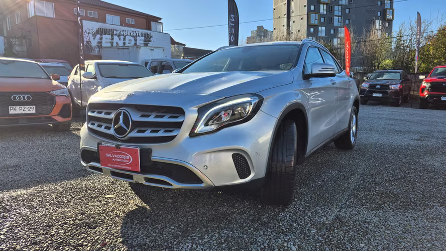 MERCEDES BENZ GLA 200 2019