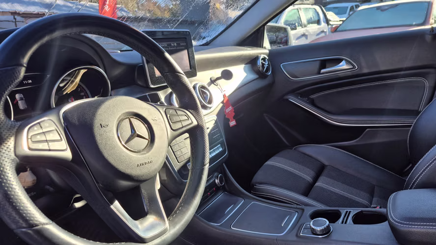 MERCEDES BENZ GLA 200 2019