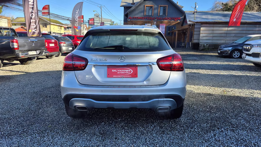 MERCEDES BENZ GLA 200 2019