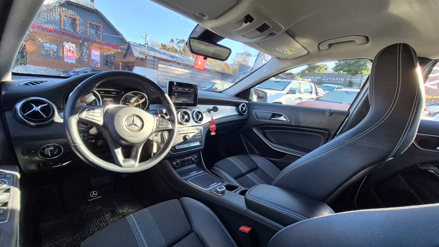 MERCEDES BENZ GLA 200 2019