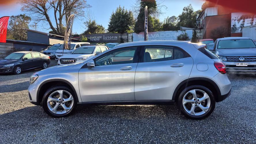 MERCEDES BENZ GLA 200 2019