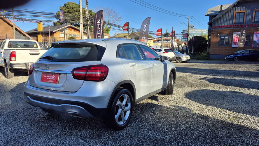 MERCEDES BENZ GLA 200 2019