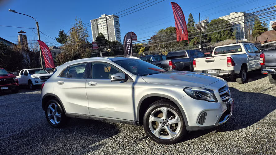 MERCEDES BENZ GLA 200 2019