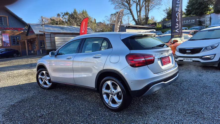 MERCEDES BENZ GLA 200 2019