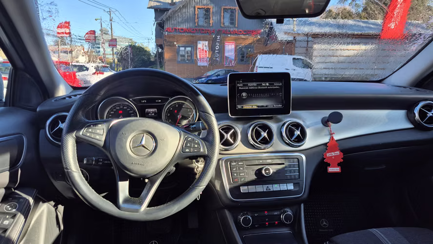 MERCEDES BENZ GLA 200 2019