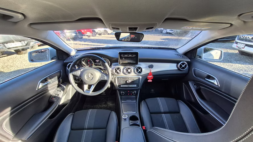 MERCEDES BENZ GLA 200 2019