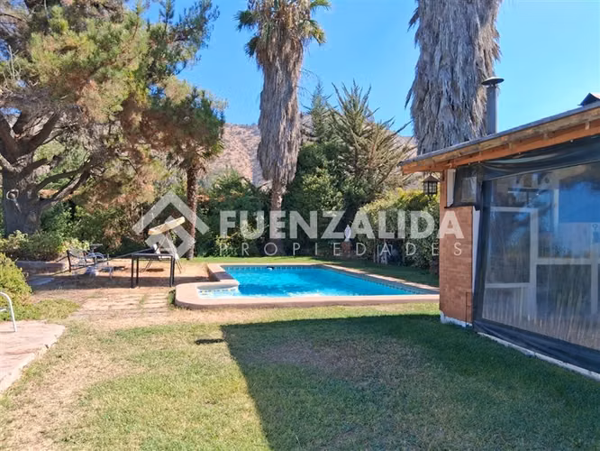 Casa en Arriendo en Pirque