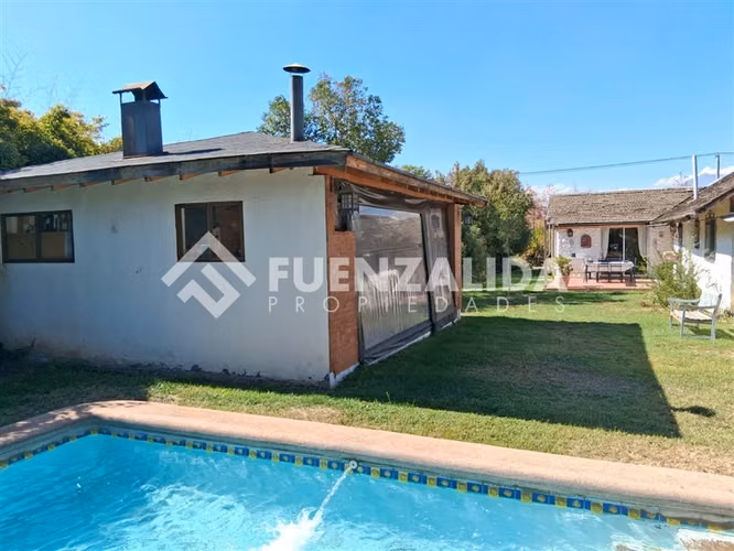Casa en Arriendo en Pirque