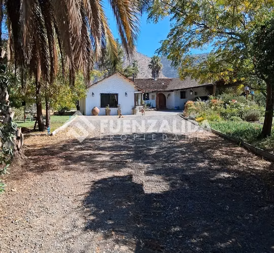 Casa en Arriendo en Pirque