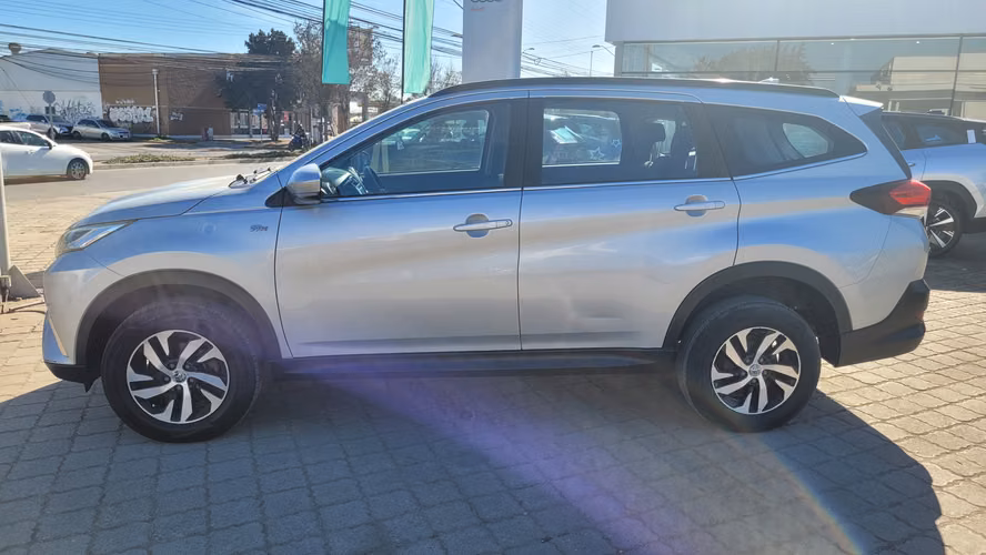 Toyota RUSH XLT 1.5 FULL MEC. 1.5 • 4x2 • Mecánica • 2021