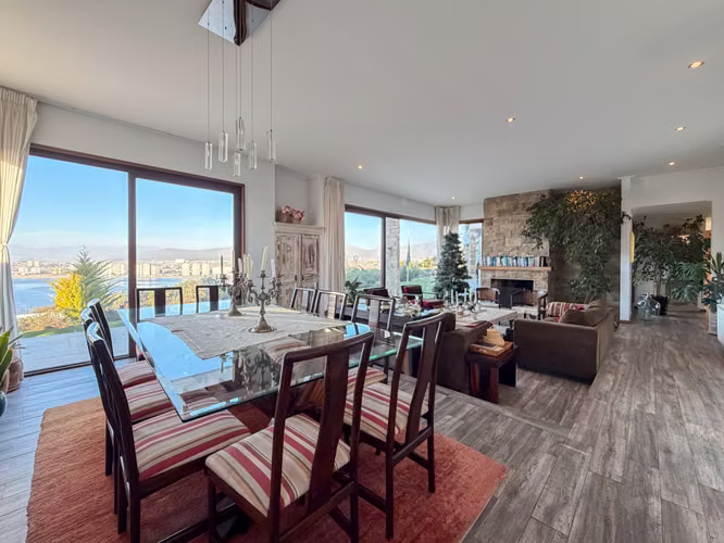 HERMOSA CASA EN VENTA EN LA HERRADURA, COQUIMBO.