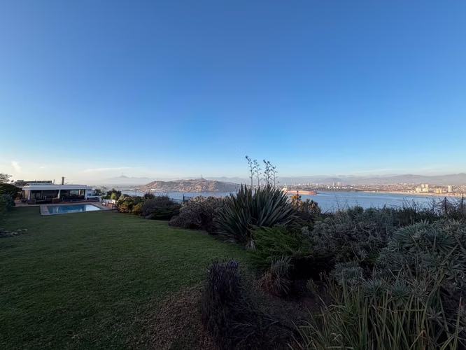 HERMOSA CASA EN VENTA EN LA HERRADURA, COQUIMBO.