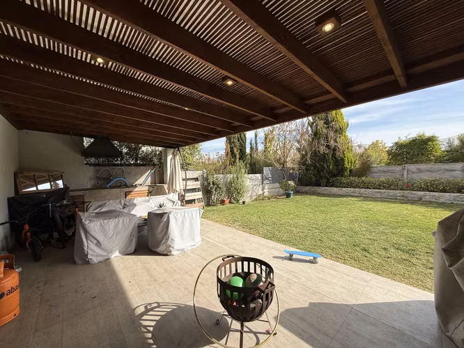 VENTA CASA 3HAB 3 BAÑOS CHICUREO A PASOS COLEGIO SAN ANSELMO